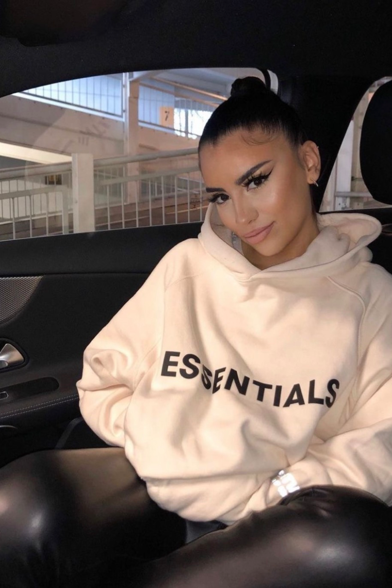 VIRAL HOODIE + FREE TRACKPANT (VALID TODAY)